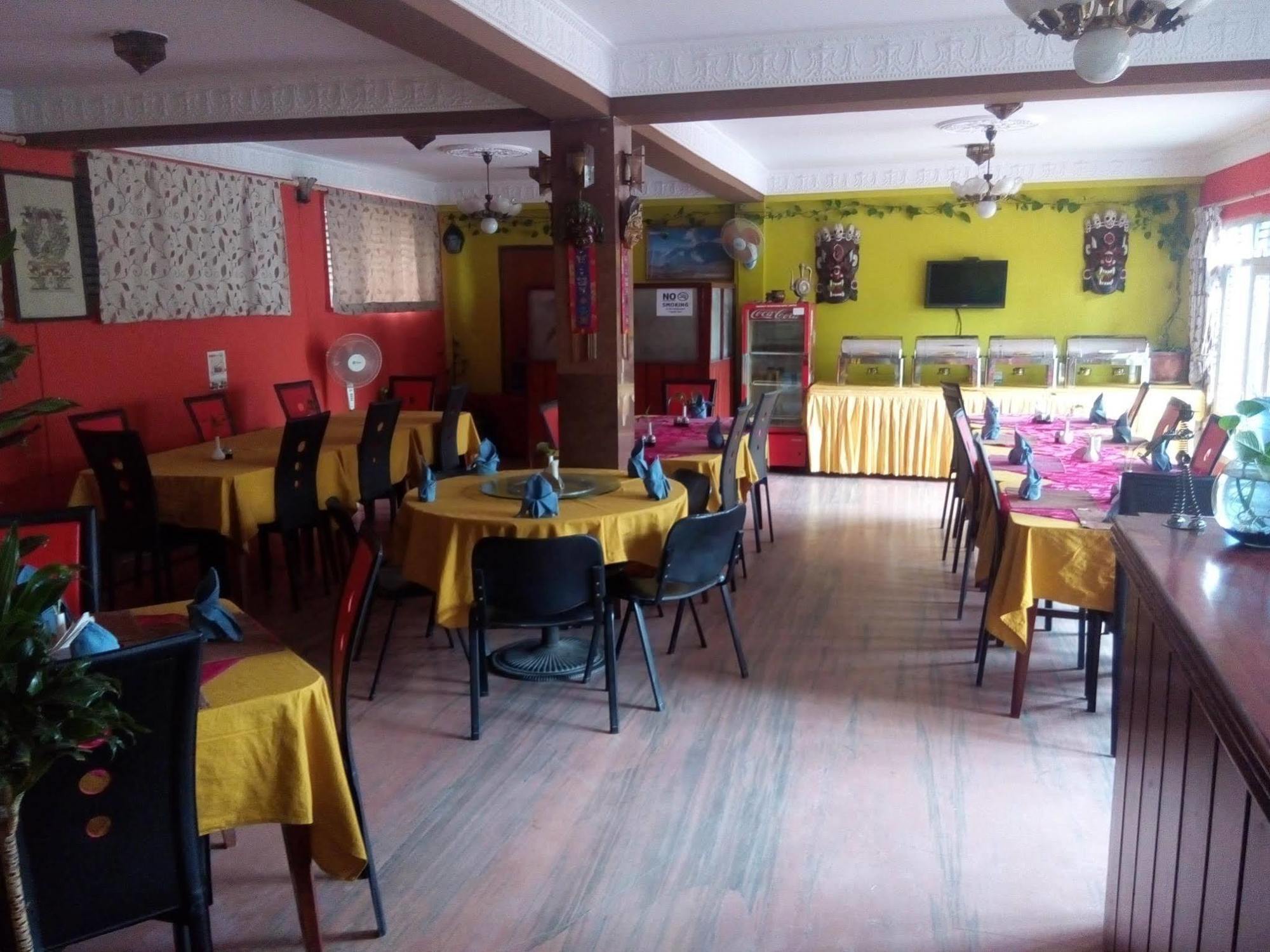 Amar Hotel Kathmandu Buitenkant foto