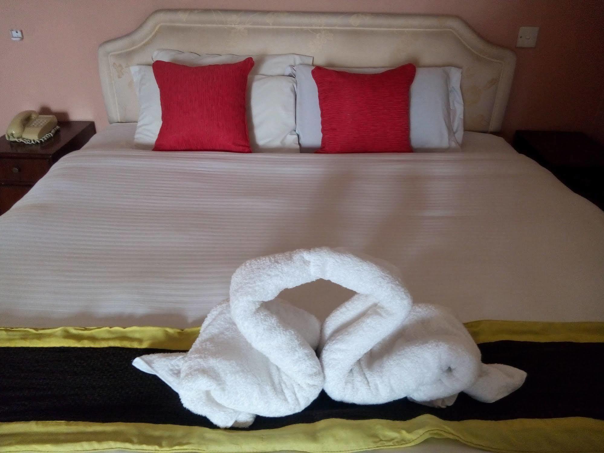 Amar Hotel Kathmandu Buitenkant foto