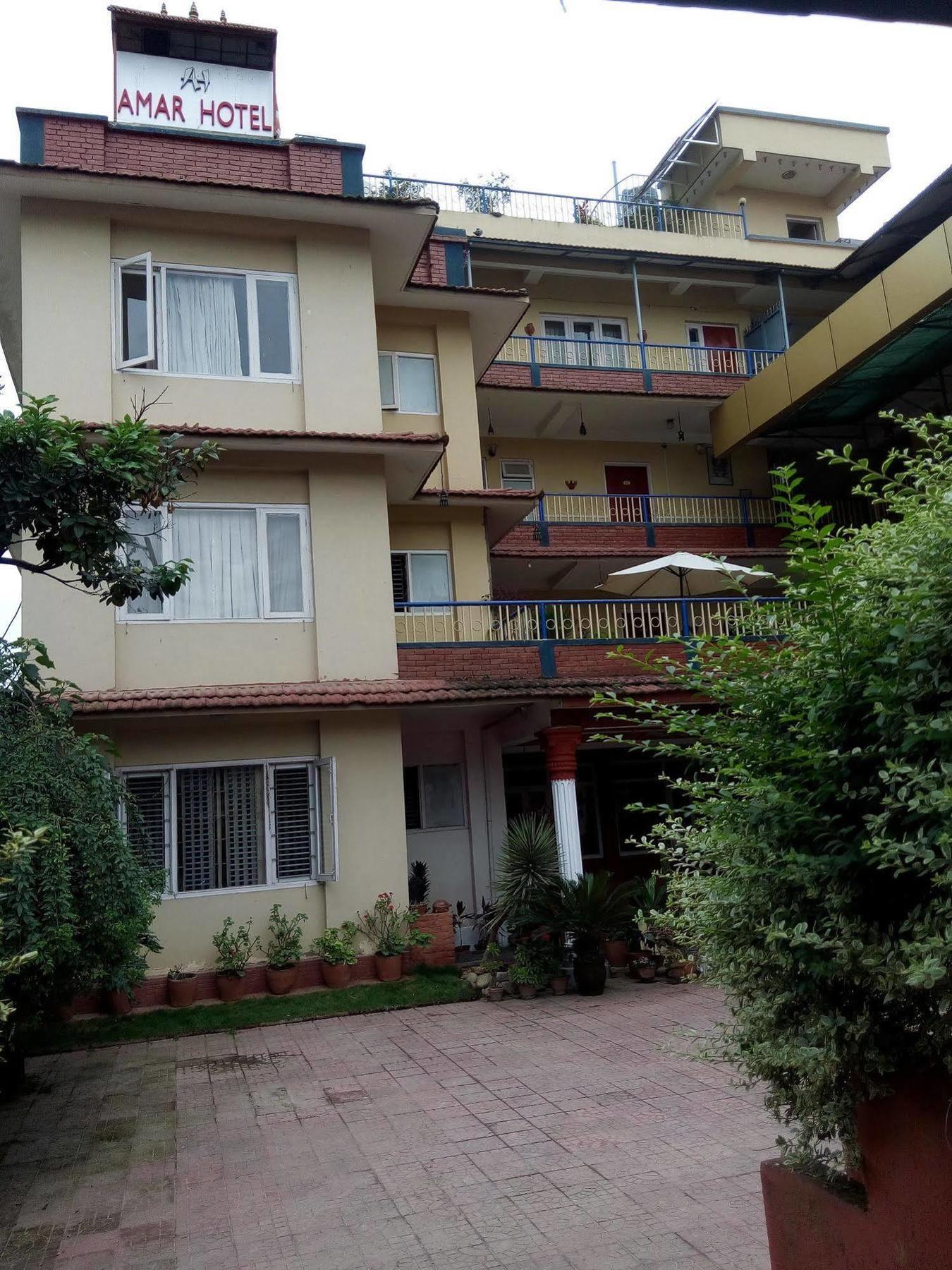Amar Hotel Kathmandu Buitenkant foto